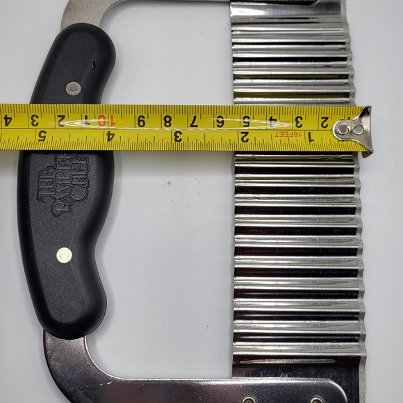 Pampered Chef Crinkle Cutter Garnish Stainless Steel Cheese Potatoes Veg 7.5" - Picture 4 of 5